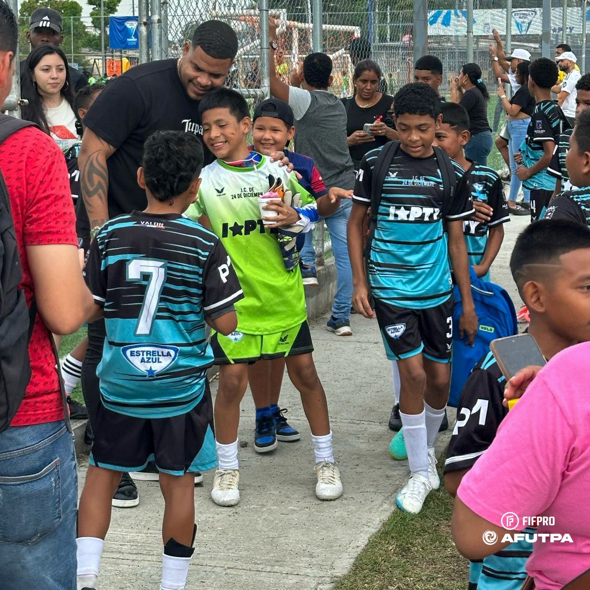 Estuvimos presentes en el torneo infantil de <a href="/Panamaalcaldia/">Alcaldía de Panamá</a> y <a href="/Estrellaazulpty/">Estrella Azul</a>, compartiendo junto a la niñez y promoviendo valores a través a través del balón, con la participación de Prospect 1 y <a href="/romantorres05/">Román Torres</a> .

El compartir con referentes del deporte, que son sinónimo de