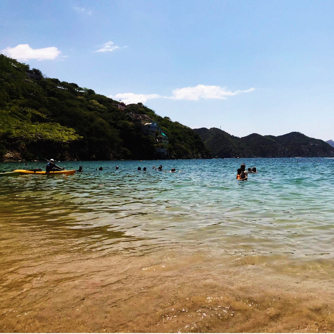 ColombiaExpats1's tweet photo. ✨🌊 Taganga, a hidden paradise in Colombia 🏝🐠

If you’re looking for a magical place where the sea meets the mountains, Taganga is the perfect destination. Enjoy its crystal clear waters, breathtaking views, and the warmth of its people. 

#SantaMarta  #Colombia  #beach https://t.co/U8K3KpFWof