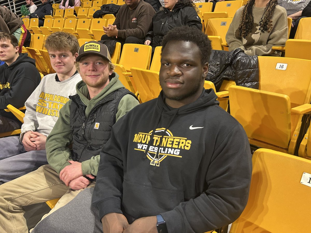 AppStateRISE's tweet image. WBB Athletes Supporting Athletes ⚫️🟡

#GoApp #RareAir