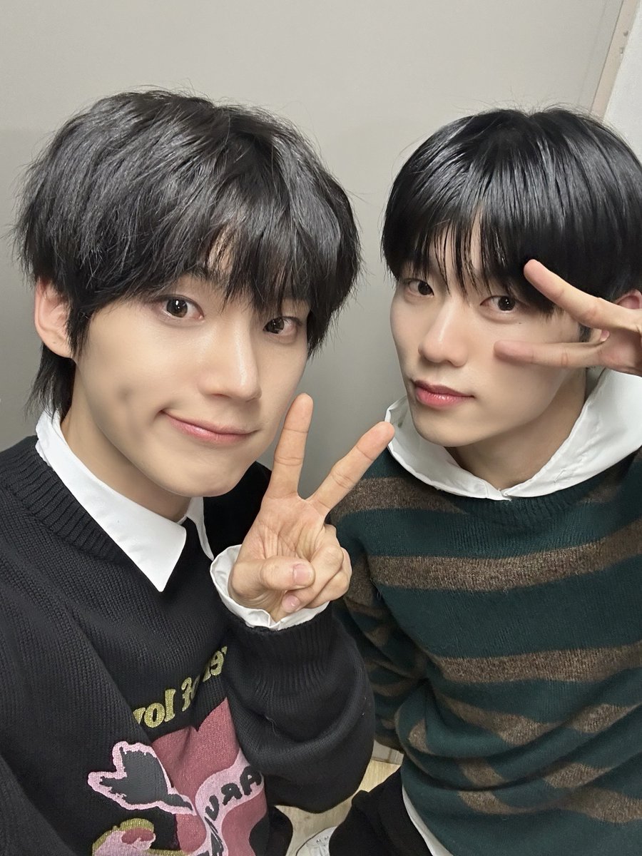 EVNNE_official's tweet photo. [📡] 잠시 후 밤 12시 MBC FM4U #친한친구이현입니다 에 #박한빈 #이정현 이 출연합니다! @mbcbf_bf 
 쩡콩즈의 라디오로 초대합니다 🎧 MBC mini APP과 유튜브에서 만나요 🩵💚  24:00PM 🔗 MBC mini APP 24:30PM 🔗 https://t.co/3PQci6UBVi  #EVNNE #이븐
#PARKHANBIN #LEEJEONGHYEON https://t.co/qt9foM3tT7