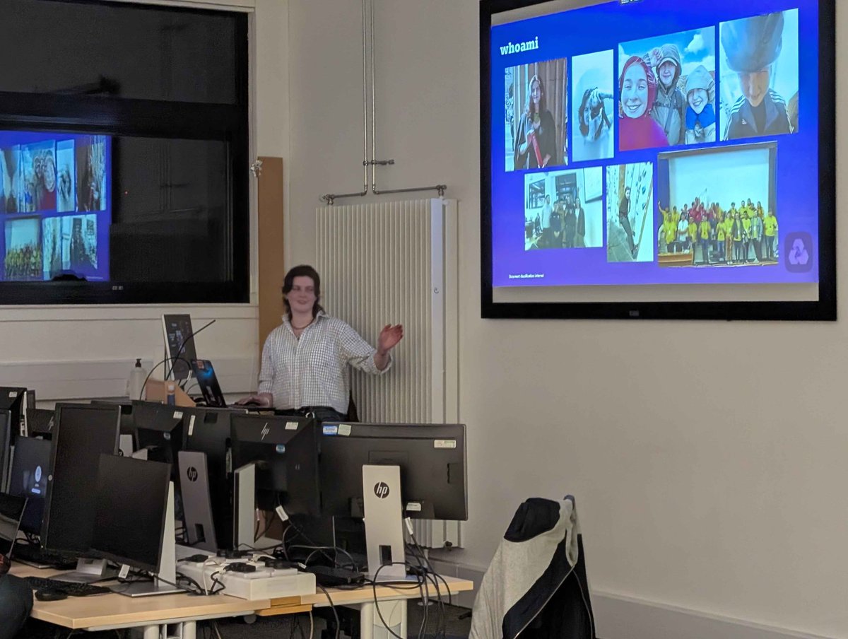 AbertayHackers's tweet photo. 🎉This week at Hacksoc we had our former President, @CyberSophi deliver a fantastic talk and workshop on BadUSBs!✨🔥  

We learned about Social Engineering practices with BadUSBs and made our own scripts to run on the makeshift DigiSpark BadUSBs!💥💖 https://t.co/vUJ9kdtxMB