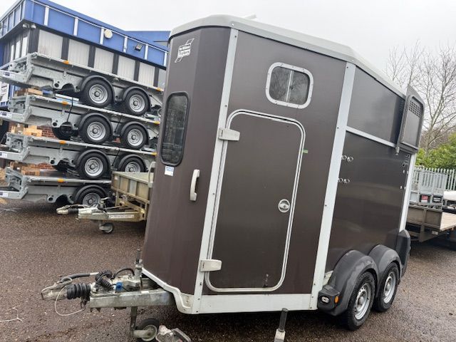 NorfolkTrailers's tweet photo. HB 506 Second hand - 
2013 - Double horse trailer - 
Good condition -
Will come fully serviced - 
01603 404302 
£4500 Non Vat https://t.co/4pfFdomoIB