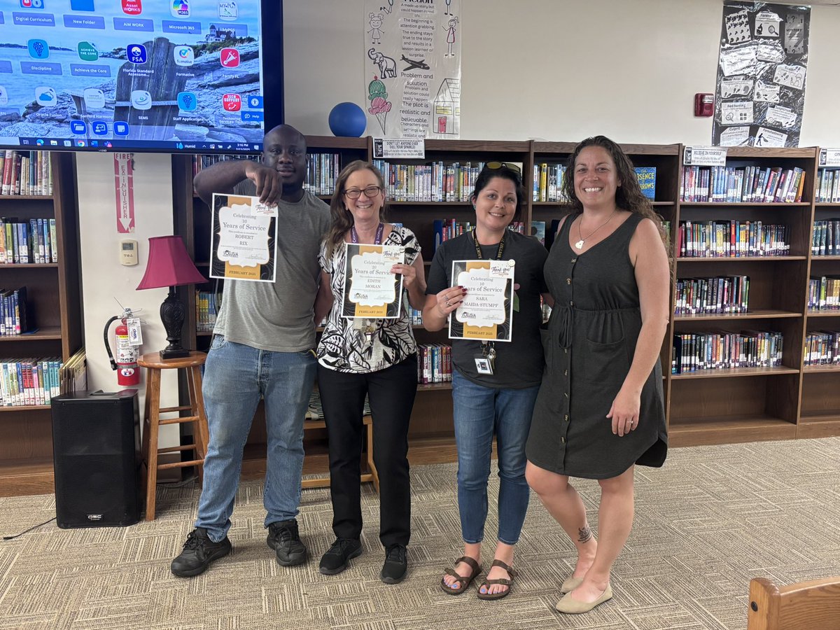 Congratulations to our faculty and staff for receiving their years of service pins:
Mr. Rix and Mrs. Maida-Stumph - 10 year
Mrs. Moran - 20 years