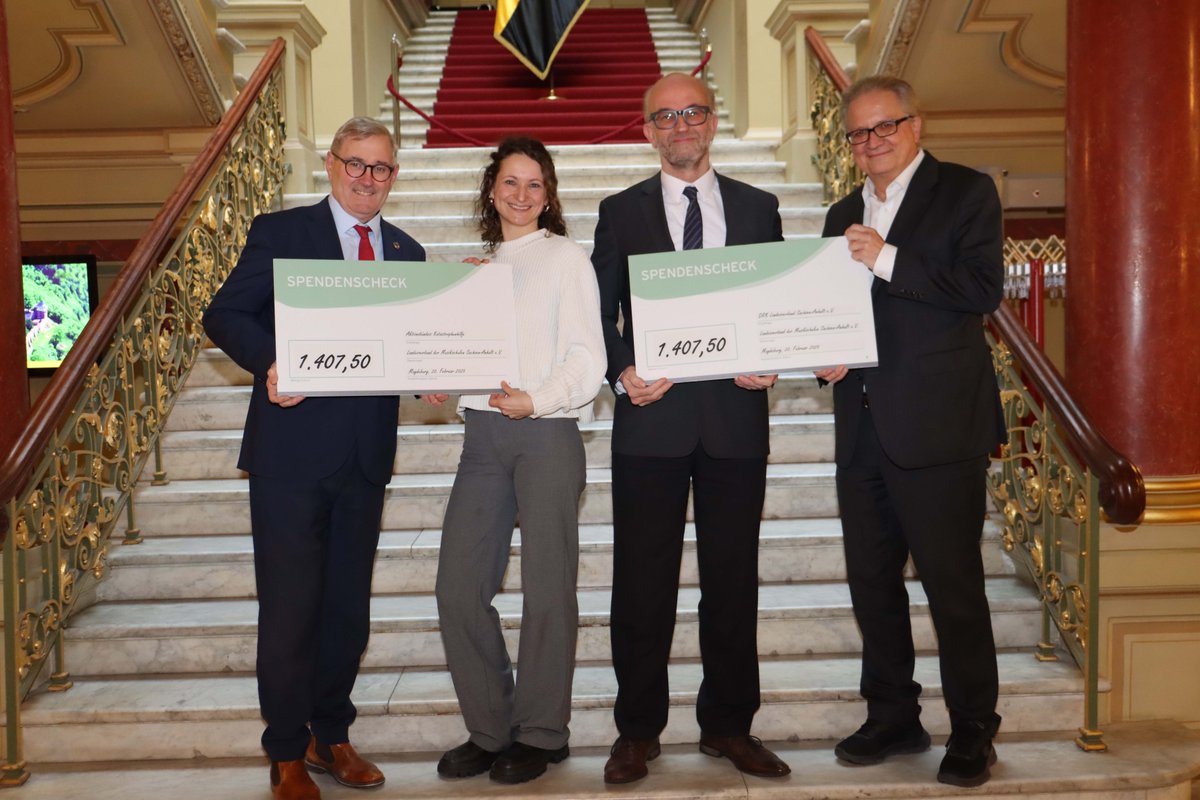 Sachsen-Anhalt (@sachsenanhalt) on Twitter photo #Solidarität Dank des Benefizkonzerts des Sinfonischen Musikschulorchesters, das zusammen mit spanischen Musikschülern stattfand, sind 2.830€ an Spenden eingegangen! Das Geld geht je zur Hälfte an Opfer des Anschlags in #Magdeburg & der Flutkatastrophe in #Valencia
<a href="/drk_lvsa/">DRK Sachsen-Anhalt</a> #Solidarität Dank des Benefizkonzerts des Sinfonischen Musikschulorchesters, das zusammen mit spanischen Musikschülern stattfand, sind 2.830€ an Spenden eingegangen! Das Geld geht je zur Hälfte an Opfer des Anschlags in #Magdeburg & der Flutkatastrophe in #Valencia
<a href="/drk_lvsa/">DRK Sachsen-Anhalt</a>
