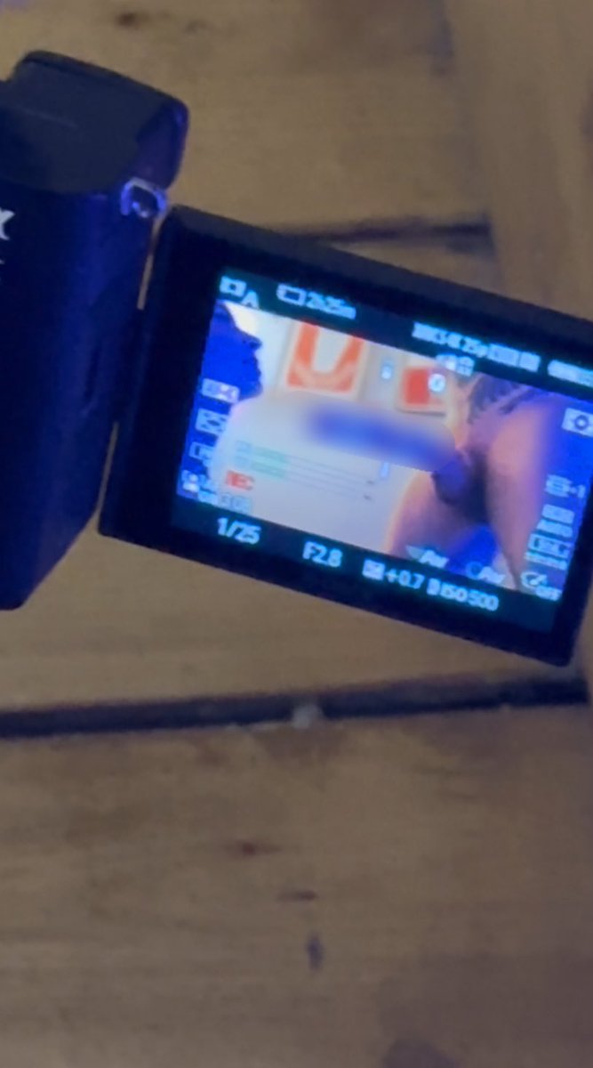 yourfavbj's tweet photo. Out here filming a movie 🤤🎥  you wanna get on your knees too? https://t.co/ljgLMC6VC9