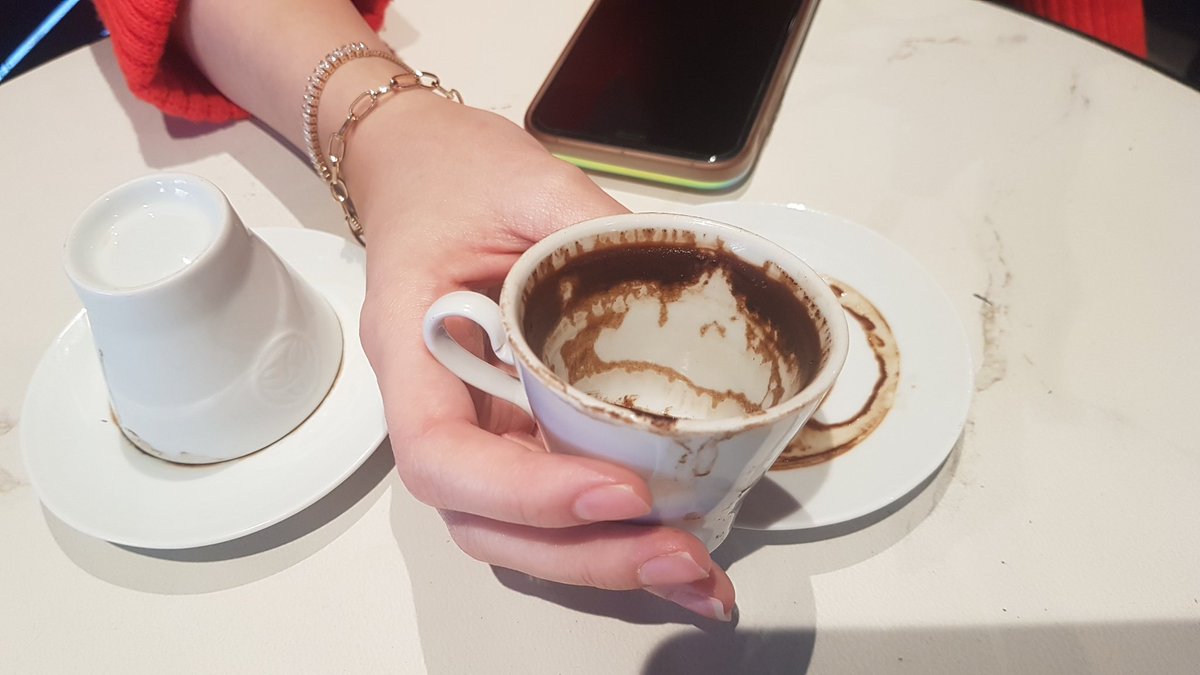 Falımda benden hariç herkesin evleneceğini gören arkadaşım bir beni göremedi 😂 <a href="/busrakeskiin/">Büşra Keskin</a>