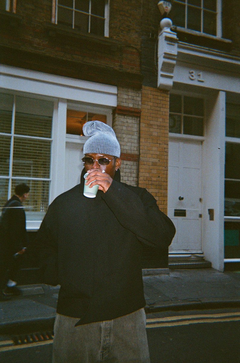 deelesaro's tweet photo. Obsessed with film cameras📷 https://t.co/MzlvBJQ7F5