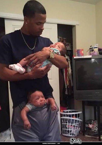 Spiciebae's tweet image. Reasons why kids can&apos;t be left alone with their dads 😂😂

Check Thread 👇🏼
1.👇🏼👇🏼