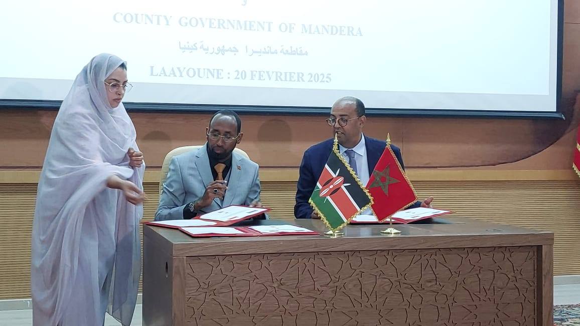 PhDounia's tweet photo. 🇲🇦🤝🇰🇪 
Un pas de plus vers la reconnaissance de la marocanité du Sahara !

La région de Laâyoune-Sakia El Hamra et le comté de Mandera ont signé un accord de coopération, renforçant la présence marocaine en Afrique et les relations #Maroc_Kenya. 
Une avancée stratégique ! 🚀✨ https://t.co/zDqLBaArOJ