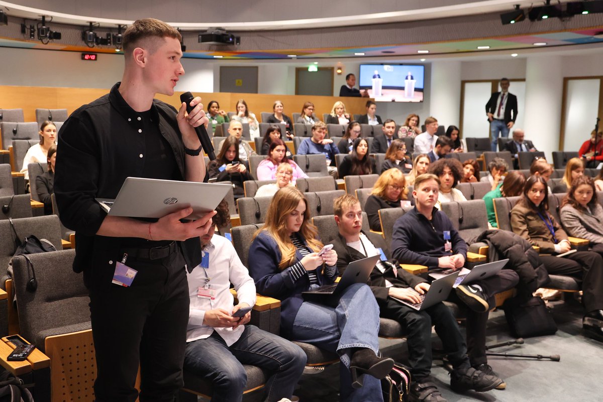 EUCouncil's tweet photo. We welcomed students from all over Europe to the Council to take part in #ConSIMium, a Council simulation experience.

This year’s topics:
✅EU defence
✅ critical raw materials

What does it feel like to negotiate new EU rules? 👇

https://t.co/DnEAxMNQmE https://t.co/vVLFVIlpHK