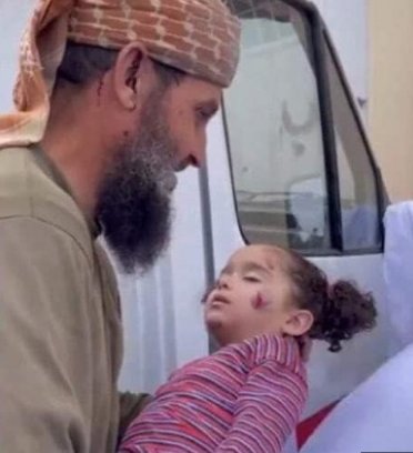 Il faut être la dernière des raclures pour faire la différence entre un enfant israélien et un enfant palestinien tués. La mort de chacun des deux est une douleur insondable pour les parents. Ceux qui font cette différence par esprit partisan sont des monstres à deux pattes.