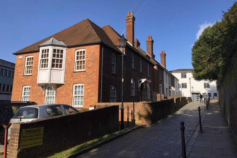 Now Available: Waltham House. Up to 652 sq ft. #Guildford #ToLet #Office #OwenIsherwood owenisherwood.com/property/walth…
