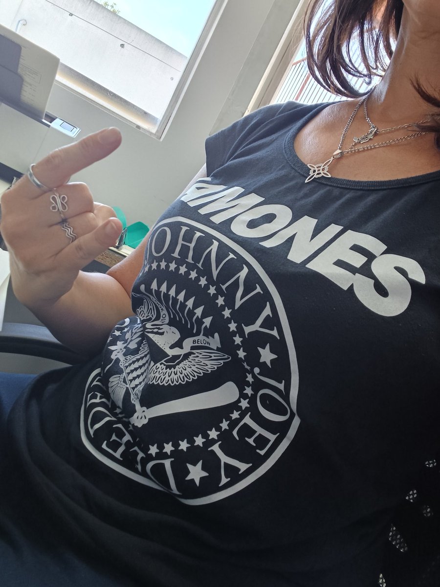 Gracias <a href="/rock_pix/">El Gallo 🇦🇷⭐️⭐️⭐️</a> !! Siempre cumple Los Ramones

<a href="/UnDinamo/">UnDinamo</a> 🖤