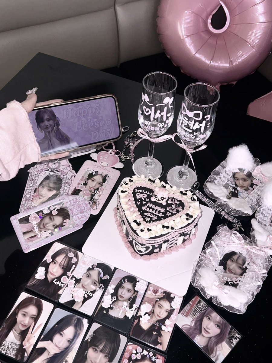𝐻𝑎𝑝𝑝𝑦 𝐿𝑒𝑒𝑠𝑒𝑜 𝐷𝑎𝑦♡*.+ﾟ

이서18살 생일 축하해🩷✨
세계에서 가장 사랑합니다⸝⸝⸝♡

#HappyLEESEOday
#GrowingWithLeseeo
#눈부실_이서의_미래를_함께할게