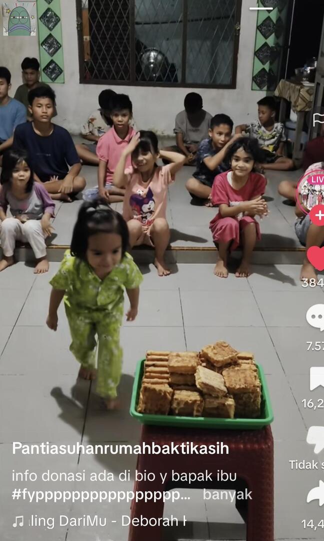 💚 bangkek nonton gini aja sender nangis kejer, kek tega bgt ortu ninggalin anak dipanti. mana bocahnya sopan2 lagi 😭😭😭