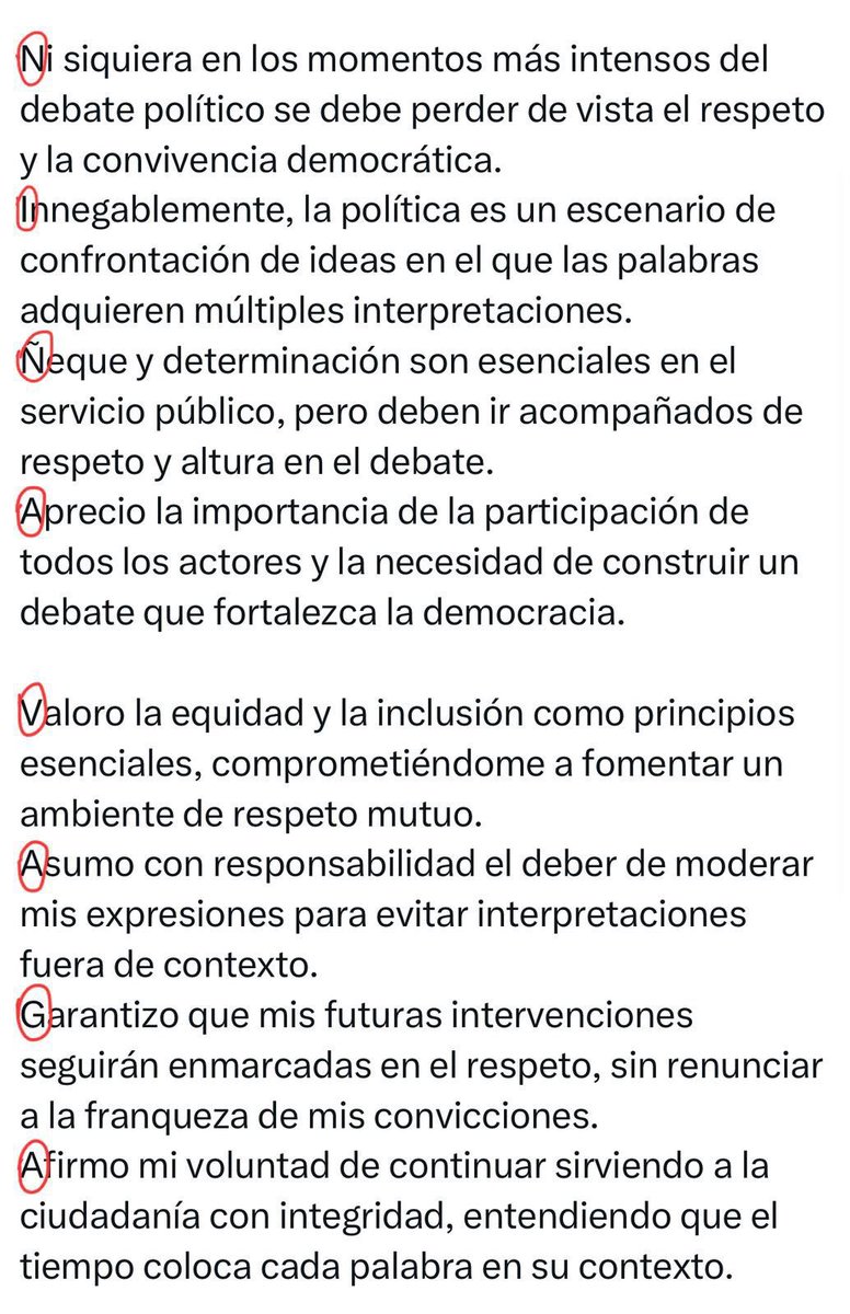 atenciongye's tweet photo. Hace pocos días decía hecho el macho que no pediría disculpas, hoy por miedo a perder su cargo $$, manda un tuit con un acróstico propio de un muchacho inmaduro. Ese es el alcalde que tenemos los guayaquileños. #GyeSinAlcalde https://t.co/Cr4HtoTUDf