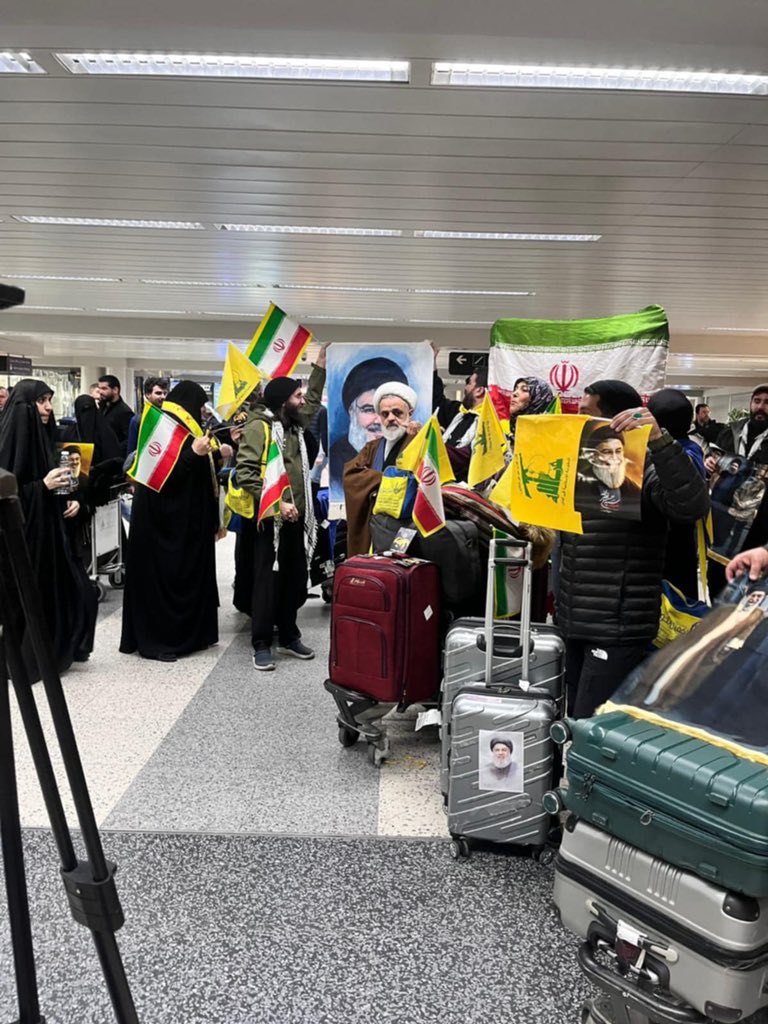 RoroS36's tweet photo. شو صار حلو مطارنا☺️💛 https://t.co/ZCZKCzFvK4