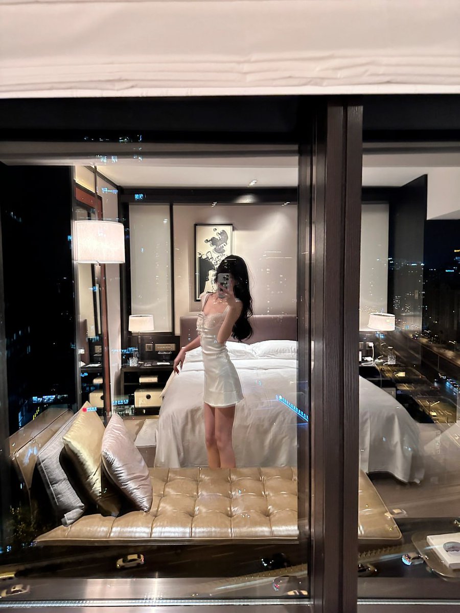 vevixvery's tweet image. Worse than not realizing the dreams of your youth would be to have been young and never dreamed at all。