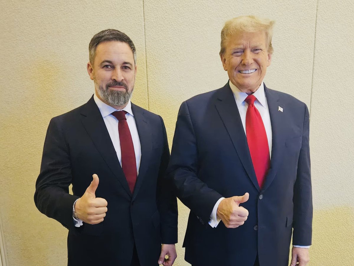 La extrema derecha apoya a unos tiranos que están acabando con el actual orden mundial y generando una crisis internacional de primer orden.

🇺🇦🇪🇺 Los liberales, hoy más que nunca, defendemos los valores de Europa y la soberanía de Ucrania.

📲ciudadanos-cs.org/prensa/ciudada…