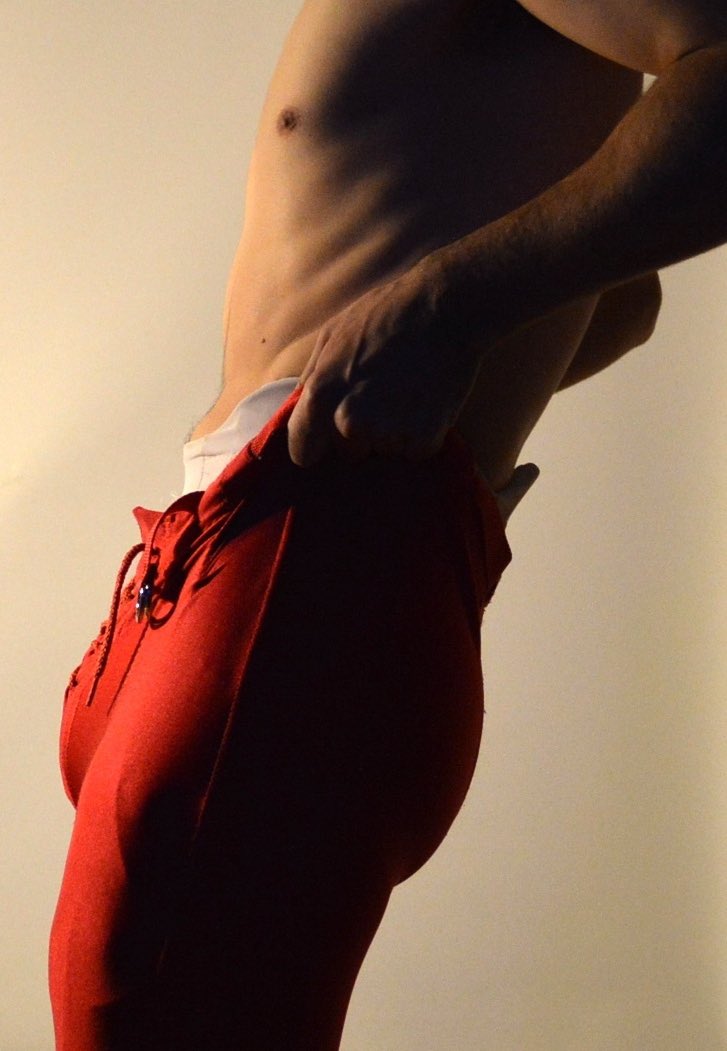 sportsgearfet's tweet photo. #footballpants #footballbulge #sidebulge #bulgeporn https://t.co/i3dWkzgkN4