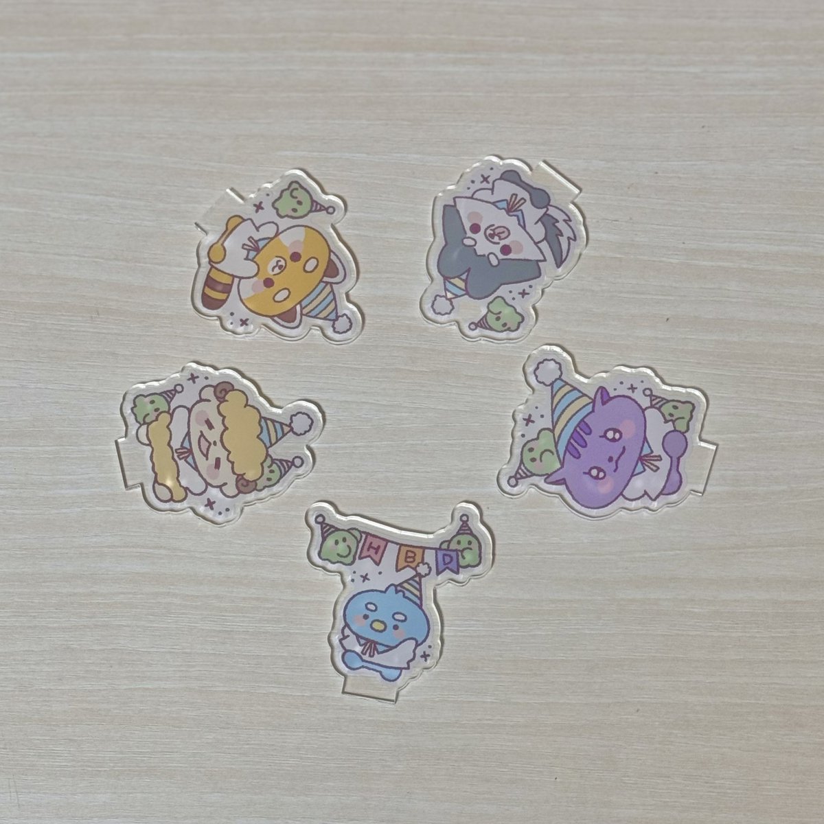 냐세요! 쏘세지입니다🍴
클짱 HBD 아크릴스탠드 판매폼이 등록되었습니다! 수요조사로 확인된 수량만큼 재고가 올라갔으니 참고부탁드립니다!-!

통판일시 : 2월21일~2월23일

항상 저의 그림을 사랑해주시고 예뻐해주셔서 정말 감사합니다 (´°̥̥̥̥̥̥̥̥꒳°̥̥̥̥̥̥̥̥｀)💚
takemm.com/prod/view/41314