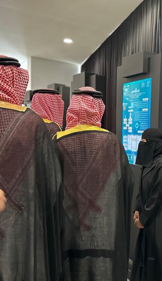 lojaindata's tweet image. تجربة استثنائية في يوم المهنة التقيت خلالها الكثير من المبدعين✨
وعرض مميز لـ 10 مشاريع ابتكارية يتوسطهم مؤسس بكل فخر🩵
فخورين بإتاحة فرصة تقديم مشروعنا أمام معالي رئيس الجامعة وسمو الأمير محافظ جدة 
كل الشكر على الدعم اللامحدود من قبل @halhummiany #إدارة_استقطاب_ورعاية_الموهوبين