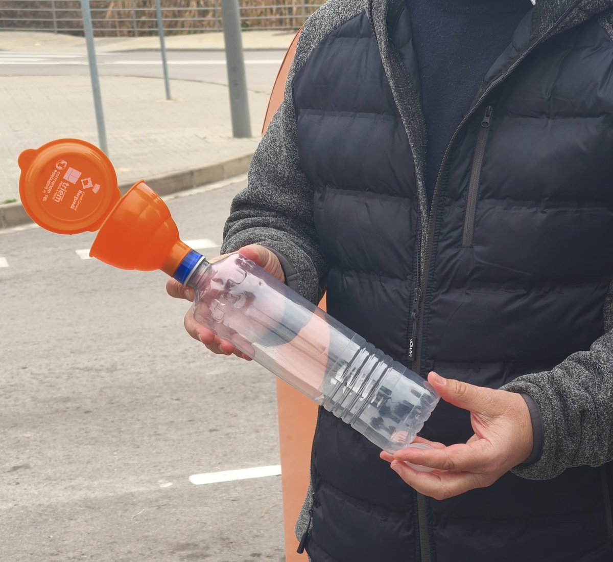 📢 Nou servei de recollida d’oli de cuina al Berguedà! 🟠

A partir de l’1 de març, recicla l’oli fàcilment: 46 contenidors taronges disponibles i recollida Porta a Porta als municipis que ja disposen del servei, amb l’App Al Berguedà Triem. ♻️

🔗 bergueda.cat/recollidaoli