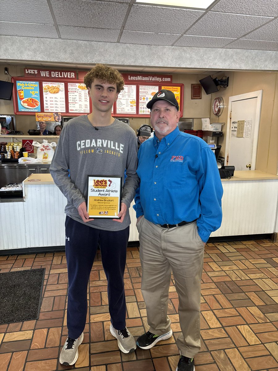 LeesMiamiValley's tweet image. Congratulations to Andrew Bruchart of @bellbrook_hs, Lee’s Student Athlete of the Month! Keep up the great work on and off the track Andrew, best of luck at Cedarville!