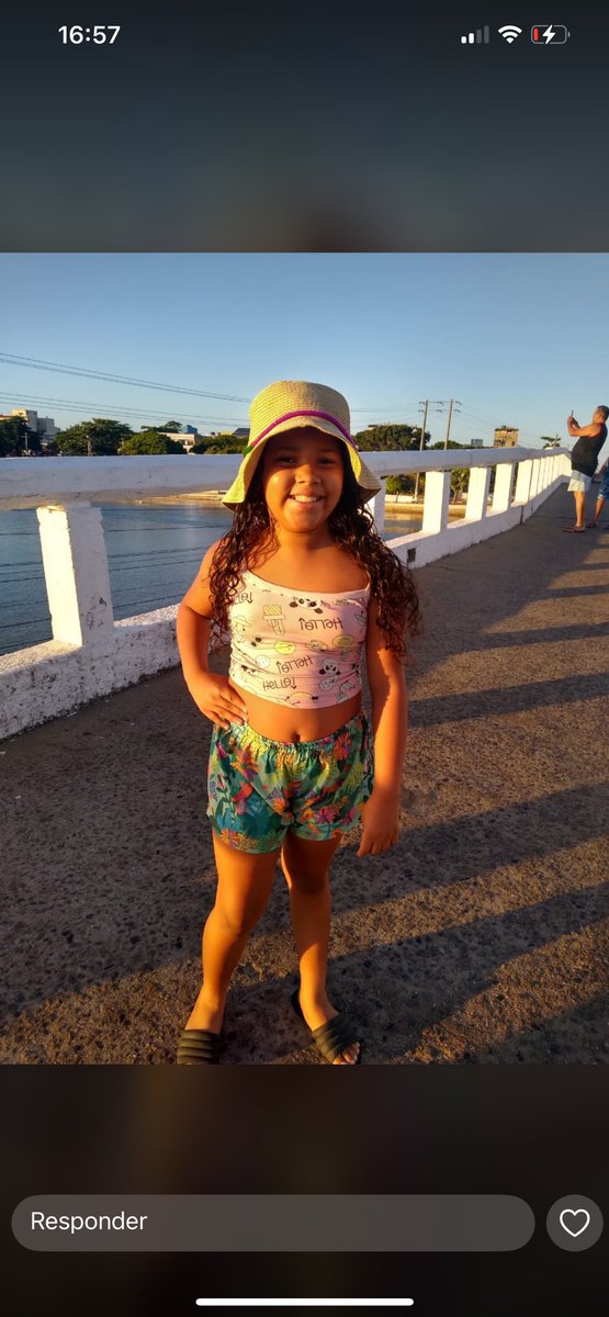 Feliz aniversário amor da vida do papai 
10 aninhos dessa menina linda .
Te amooo muito