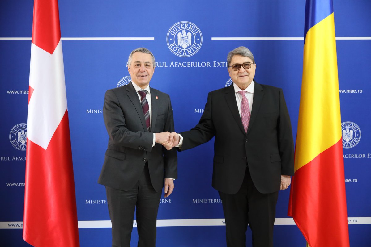 MAERomania's tweet photo. In depth consultations between FM Hurezeanu and his Swiss counterpart, H.E. @ignaziocassis, during the Romansh Language Week, whose celebration is hosted for the first time by Romania. The two officials discussed common action lines on the bilateral, European and international agendas in light of the dynamic geopolitical context.
🇷🇴🤝🇨🇭 relations are based on shared values, a rich dialogue and solid economic cooperation. The two ministers particularly welcomed the enhanced opportunities of cooperation brought by the second Swiss Contribution to reduce economic and social disparities within the EU.