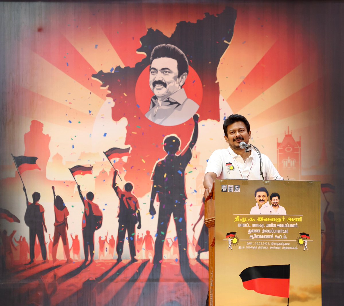 Udhaystalin's tweet photo. நம் இயக்கத்தின் இதயமான @dmk_youthwing-ன் மாவட்ட - மாநகர - மாநில அமைப்பாளர் - துணை அமைப்பாளர்களுக்கான ஆலோசனைக் கூட்டத்தில் இன்று பங்கேற்றோம்.

கழகத்தலைவர் - மாண்புமிகு முதலமைச்சர் @mkstalin அவர்களின் பிறந்த நாளை மக்களுக்கு பயனுள்ள வகையில் கொண்டாட வேண்டும் என்பது தொடங்கி மும்மொழிக்கொள்கையை திணிக்க முயலும் ஒன்றிய பாஜக அரசைக் கண்டித்து தமிழ்நாடு முழுவதும் ��ளைஞர் அணி சார்பில் கண்டன பொதுக்கூட்டங்களை நடத்த வேண்டும் என்பது உட்பட 12 சிறப்புக்குரிய தீர்மானங்களை இந்தக்  கூட்டத்தில் நிறைவேற்றினோம்.

2026 சட்டமன்றத் தேர்தலுக்கு இன்னும் ஓர் ஆண்டே உள்ள நிலையில், தேர்தலுக்கான பணிகளை  இளைஞர் அணியினர் இடைவிடாது மேற்கொள்வதற்கான ஆலோசனைகளையும் வழங்கினோம்.

இந்தித்திணிப்பை என்றும் எதிர்க்க, 2026-ல் 200-க்கும் அதிகமான தொகுதிகளில் கழக அணி வெற்றி பெற்ற���டும் வகையில் இளைஞர் அணியினர் முன்வரிசையில் நின்று பணியாற்ற வேண்டுமென உரையாற்றினோம்.

#கழக_இளைஞர்_அணி @Joel_Dmk @Inba_AN_Ragu @ilaiyadmk @AbdulmalikDmk @keprakashdmk @Prabhugajendran @pssrinivasandmk @GprMadurai @C_ANAND_KUMAR