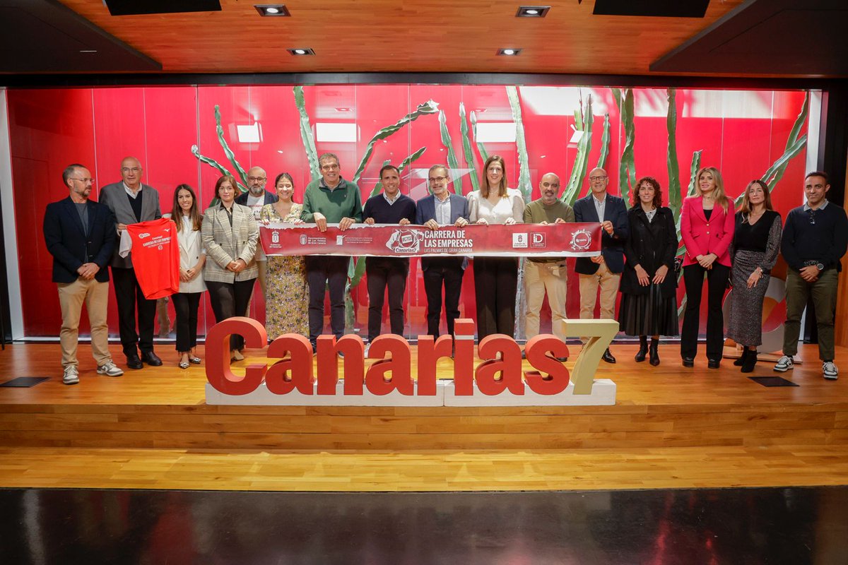 Canarias7CE's tweet photo. 📢 Hoy, en las instalaciones de Canarias7, hemos celebrado el desayuno de presentación de la 𝗖𝗮𝗻𝗮𝗿𝗶𝗮𝘀𝟳 𝗖𝗮𝗿𝗿𝗲𝗿𝗮 𝗱𝗲 𝗹𝗮𝘀 𝗘𝗺𝗽𝗿𝗲𝘀𝗮𝘀, un evento que sigue creciendo y sumando apoyo en cada edición.

#c7ce #canarias7 #carreradelasempresas #empresas #running https://t.co/cRv8dsEAoX