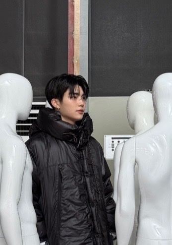 _💌

컴백까지 D-3 !! 3일 뒤 김준완 교수님은 바쁘겠다 심쿵사로 쓰러질 제로즈 다 고쳐주셔야 하니까ㅋ💙

#PARKGUNWOOK #박건욱
#ZEROBASEONE #ZB1 #제로베이스원