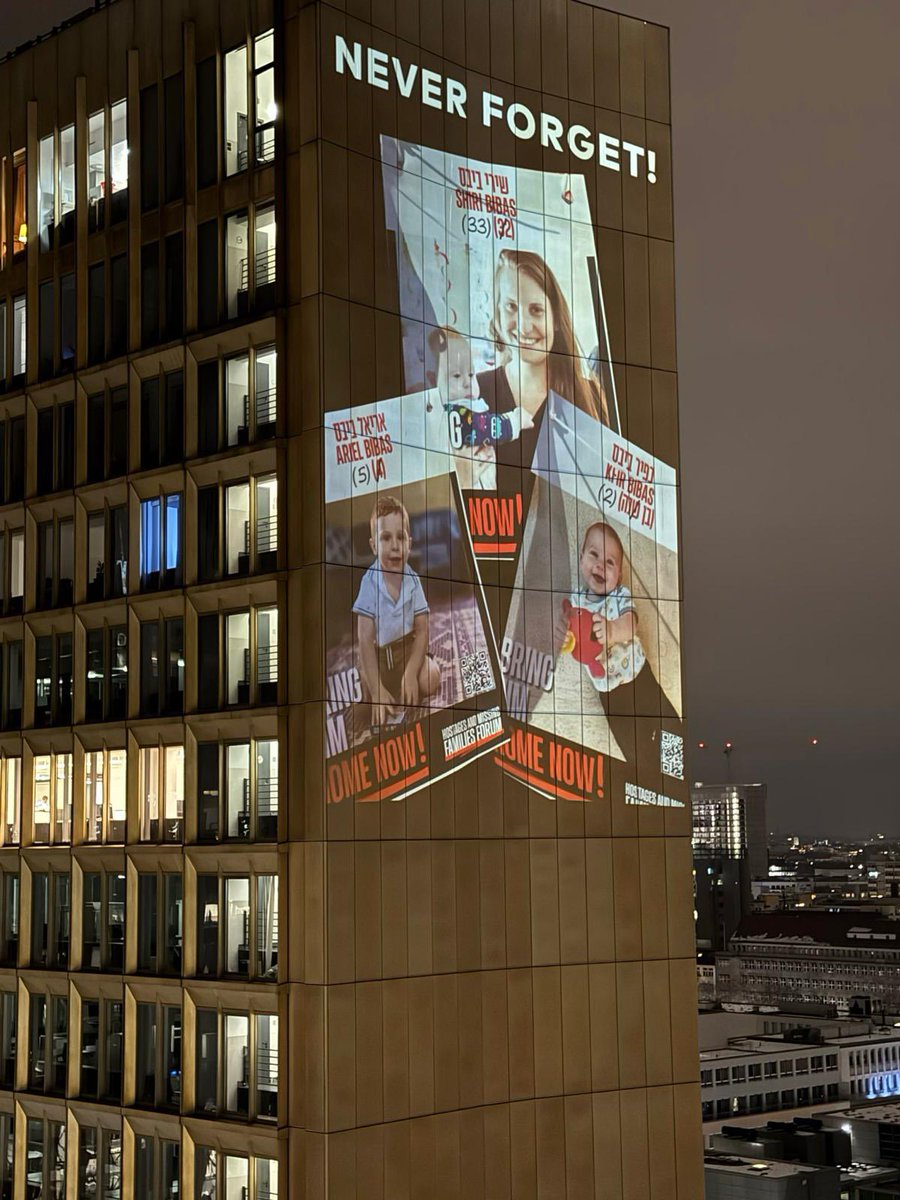 visegrad24's tweet image. The Axel Springer Headquarters in Berlin, Germany. 🇩🇪🇮🇱