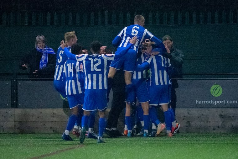 Yachtsmen on their way to Carrow Road #Pitchero
wroxhamfc.club/news/yachtsmen…