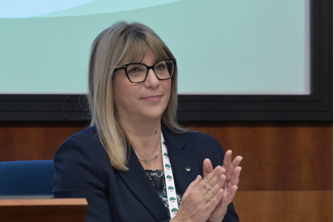 CislNazionale's tweet photo. #DanielaFumarola: “Il rinnovo del contratto 2022-24 per i Vigili del Fuoco è un traguardo importante, frutto dell’impegno costante della nostra #FnsCisl. Con questa firma tutto il personale otterrà finalmente gli stessi benefici stipendiali degli altri lavoratori del comparto sicurezza. Una battaglia storica per la Cisl e un risultato che riconosce il valore, la professionalità e il ruolo essenziale dei Vigili del Fuoco nella tutela dei cittadini e del territorio”.