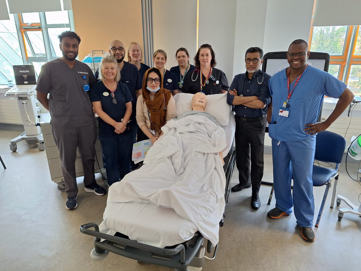 HSEDubMidlands's tweet photo. Today #NaasGeneralHospital held simulation training for acute coronary syndrome/STEMI.  This valuable session offered colleagues a life-like experience of responding to acute coronary syndrome and thrombolysis.  Thank you to the Cardiology team who hosted this vital session https://t.co/RV8ShppPKE