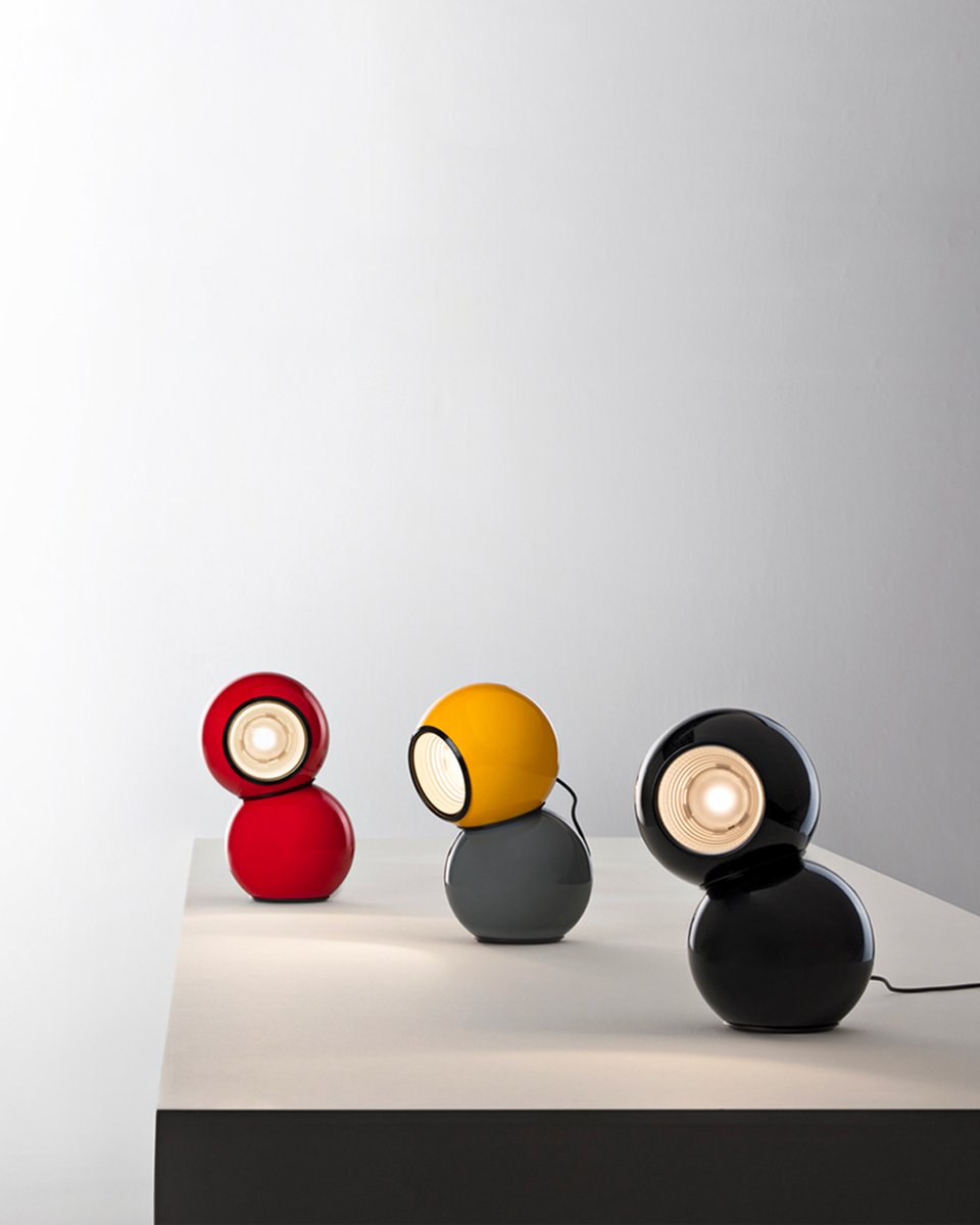 stillucestore's tweet image. Scopri la magia di Gravitino 541 ✨! Un design rivoluzionario dove magneti e movimento si fondono in una lampada unica di #AntonioMacchiCassia per Stilnovo. Scegli il tuo colore! 🟥⬛️🟨 stilluce-store.it/?s=gravitino&amp;amp;p…
#StilluceStore #Stilnovo #OriginalForTheOriginals #ItalianDesigner