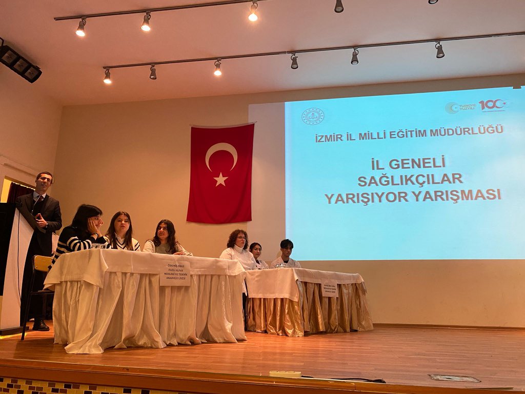 İzmir İl MEM Mesleki Teknik Eğt. Böl. olarak Sağlık Meslek Liselerimiz arasında Sağlıkçılar Yarışıyor Bilgi Yarışması finalini gerçekleştirdik katılımcıları tebrik eder ilimizi bölge finallerinde temsil edecek Bergama 70. Yıl MTAL’mize başarılar dileriz <a href="/yahsiomer/">Dr. Ömer YAHŞİ</a> <a href="/tcmeb_mtegm/">Meslekî ve Teknik Eğitim Genel Müdürlüğü</a>