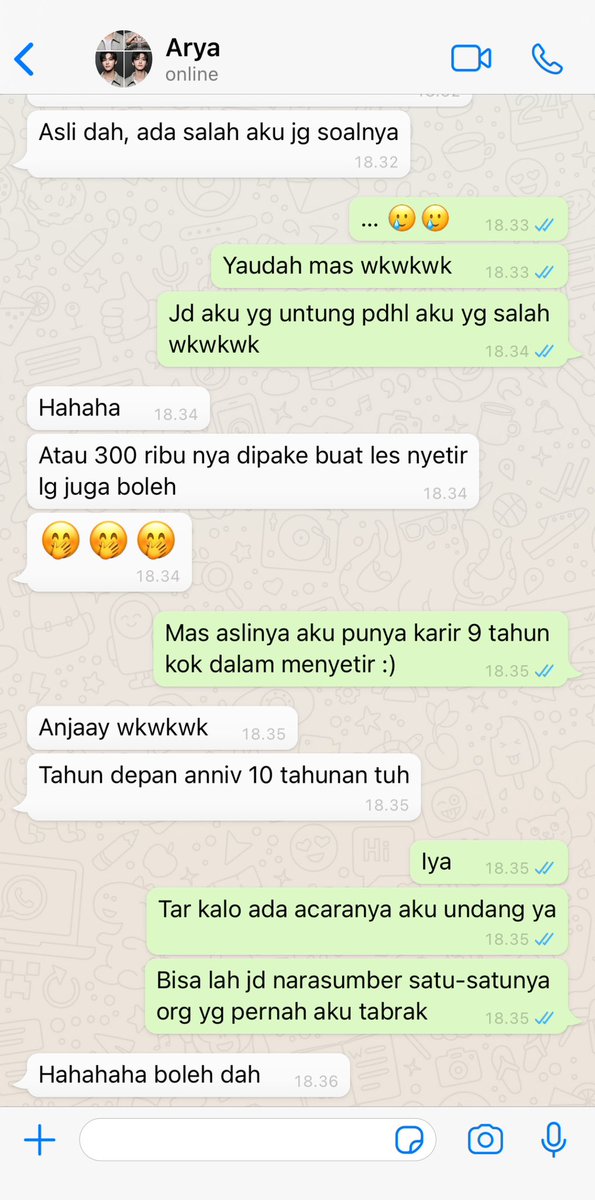 meichaton's tweet photo. Yaudah mending itu 300 kasih aku aja 🫴🏻 https://t.co/0Nf389MuZu