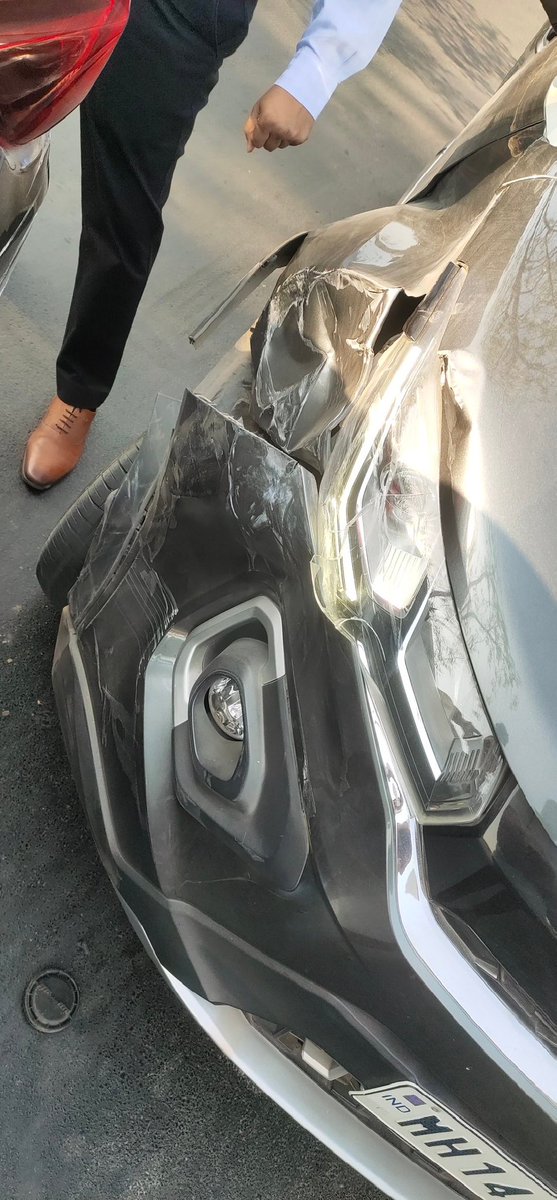 dhavalmehta89's tweet photo. Untrained Drivers  and No Responsibility on accident 
Within 2 km, the driver using a mobile caused a major accident, pushing my car into another, causing ₹70K damage. @driveu_in refused compensation despite clear negligence. Think twice before using! https://t.co/C5ntX99Lq6