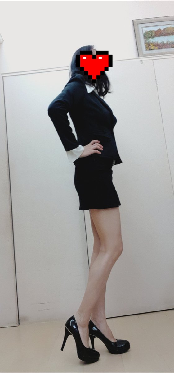 已經沒有照片了 😅😅
讓你們看看老師不一樣的樣子吧！
老師又要重出江湖了
拭目以待喲！🥰🥰
推推 + ❤️