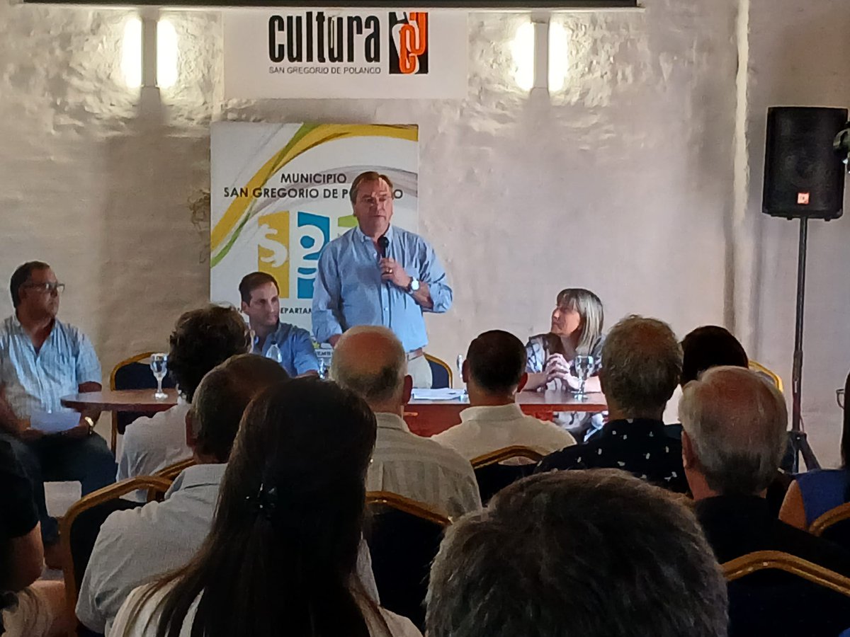 #ConveniosSociales
La Asociación Tacuaremboense del Trastorno del Espectro Autista (A.TA.T.E.A.) firmó un nuevo convenio con el MTOP por $3.6 millones para la 2da etapa de reforma de su sede. L
a obra incluye la construcción de salas multiuso para profesionales, una cocina
