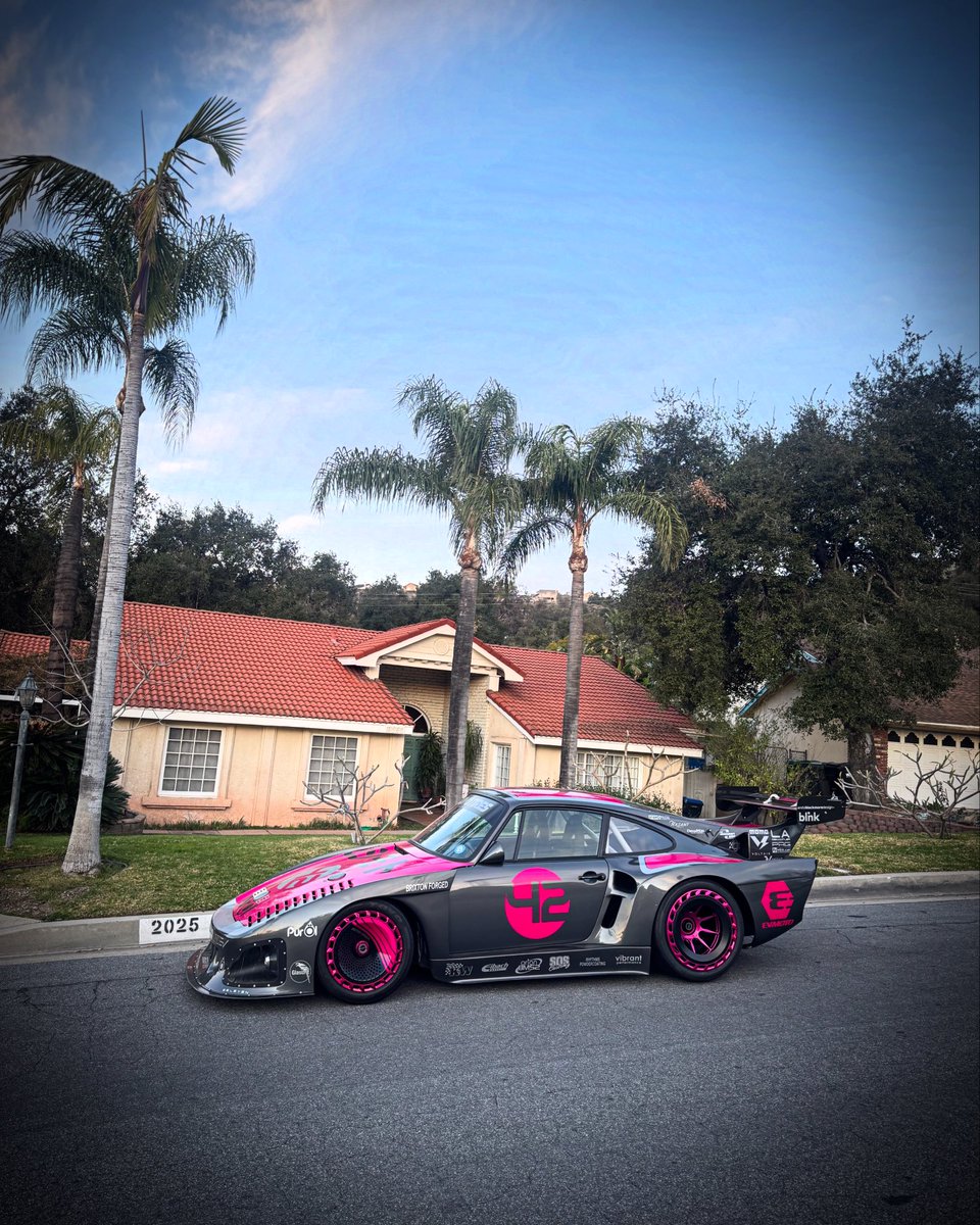 bisimoto's tweet image. Chariot, for the day!
The  636hp #Bisimoto #Porsche935 #K3V.