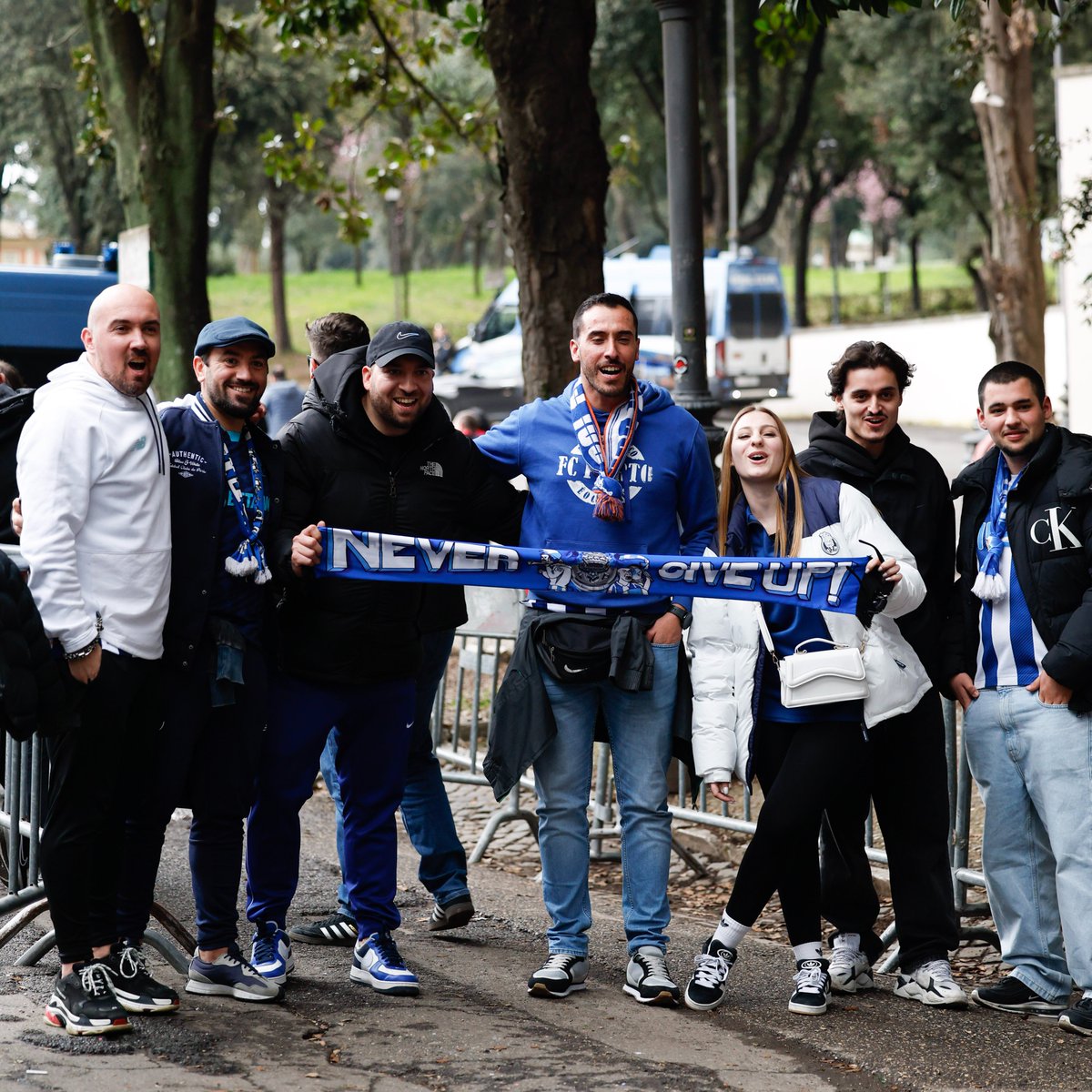 A caminho do Estádio 💙

#ASRFCP #UEL