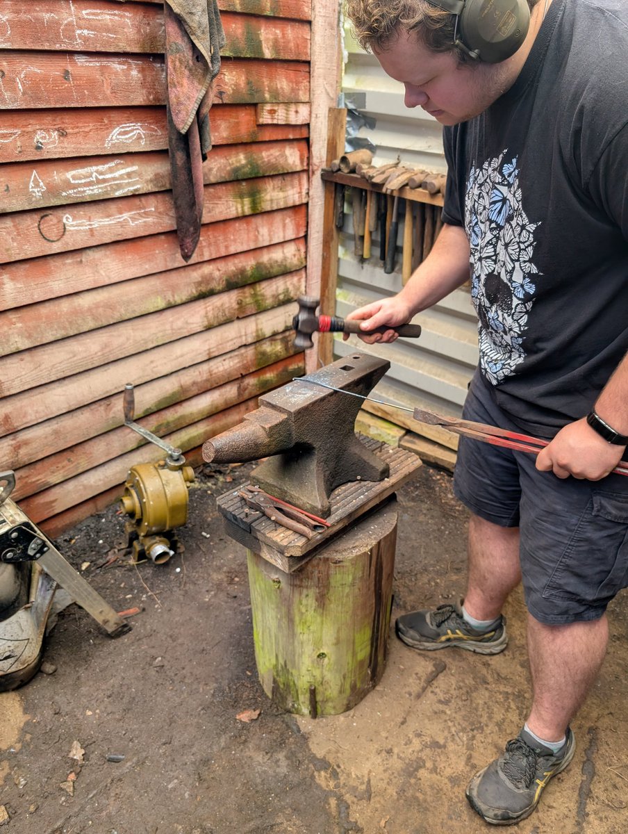 Tony Bligh tweet media