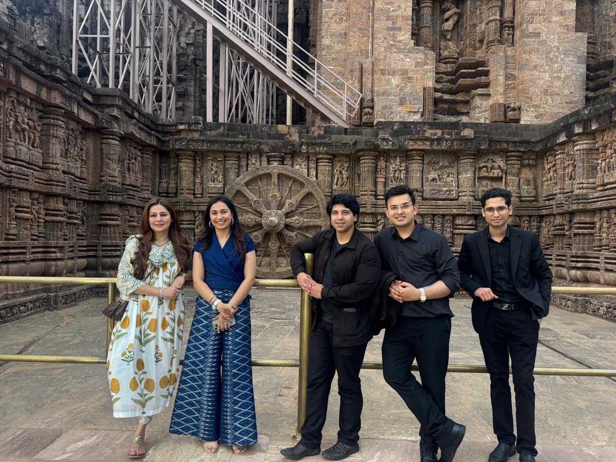 shubhankrmishra's tweet photo. Where History meets spirituality .. Konark Sun temple is one of the last standing structures from before 14th century #konarksuntemple https://t.co/ud1CFlPxRb