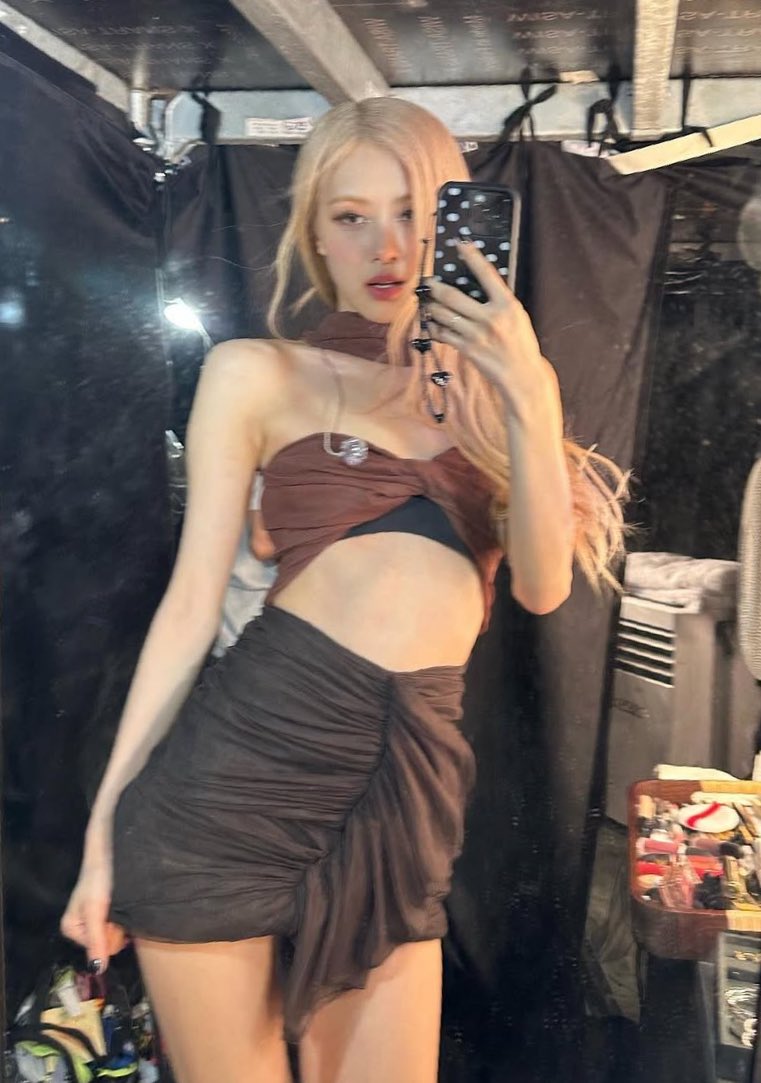 rosie tweet media