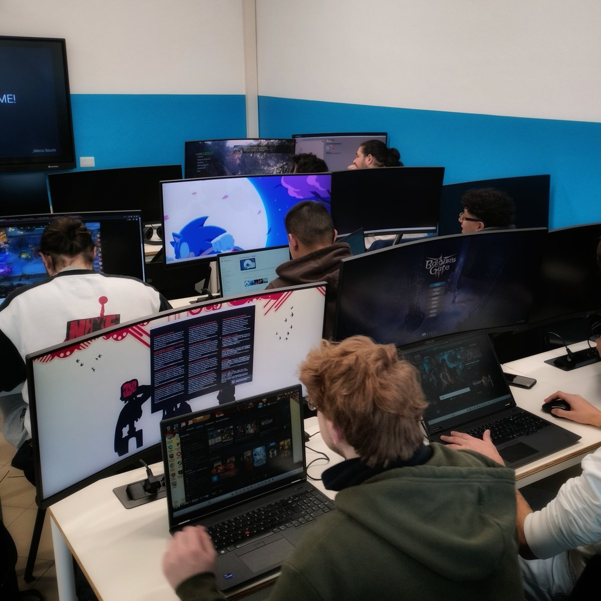 marcosecchi_'s tweet image. Ho cominciato una nuova esperienza come docente di #GameProgramming presso #ITSTechTalentFactory.

Credo che ne vedrò delle belle...

#gamedev #unrealengine #ue5