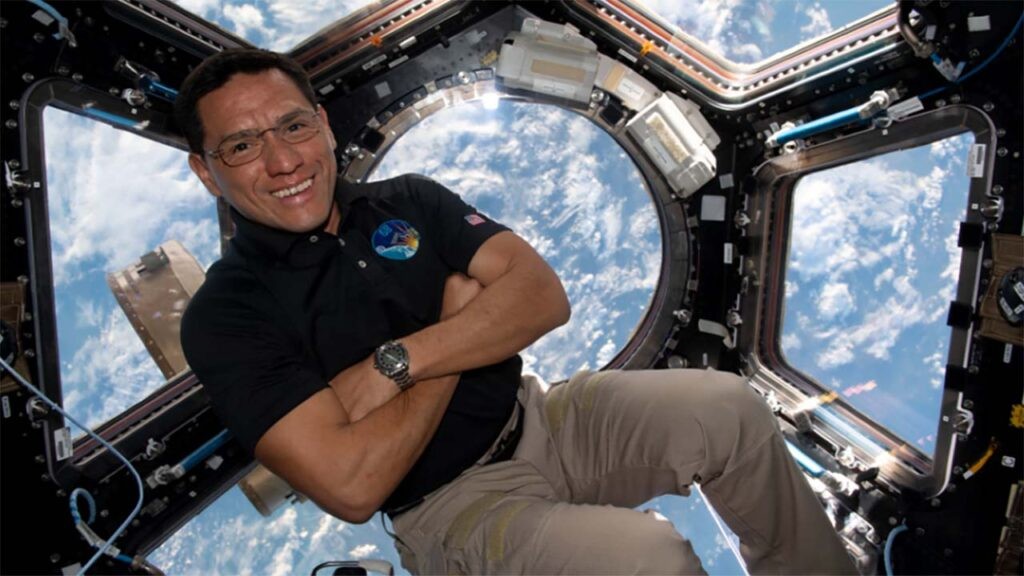 ISS_CASIS's tweet photo. In 2023, NASA astronaut Frank Rubio set the record for the single longest spaceflight at 371 days. That's 5,963 orbits around Earth if you're counting! 🌎 #ScienceRewind
Check out the groundbreaking science he worked on while on the @Space_station: https://t.co/kyqfpp1LYb https://t.co/aHsJVhF4lg
